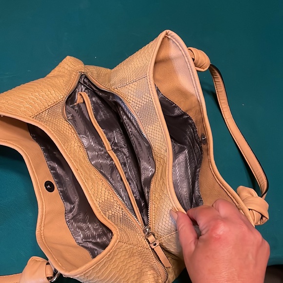 Vera Wang Purse - Picture 11 of 16